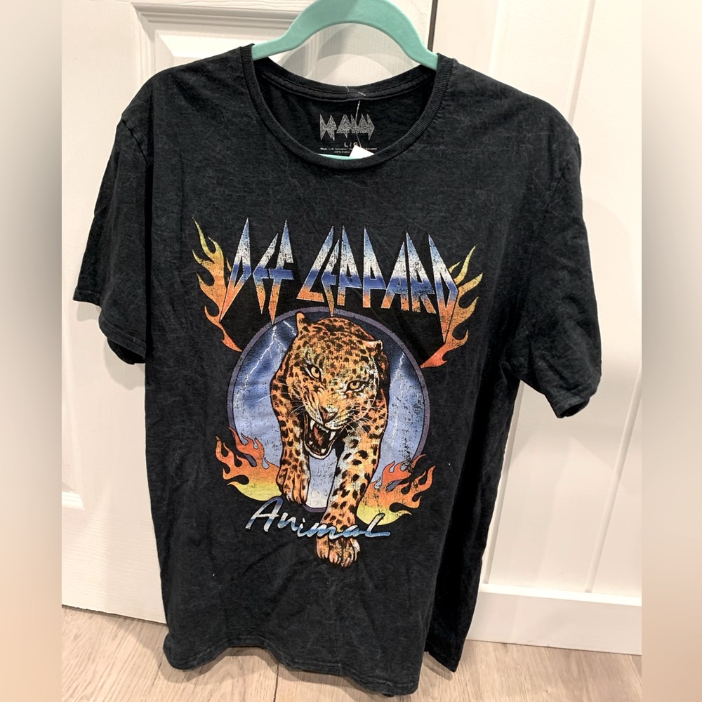 Def Leppard tshirt, size Large